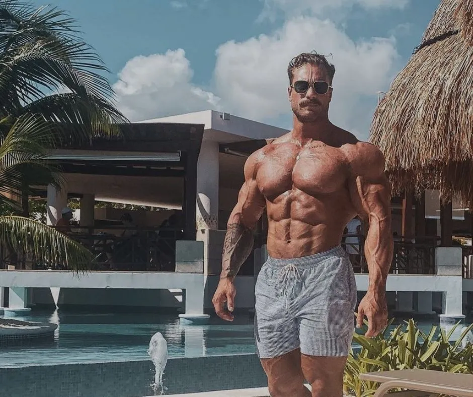 chris bumstead antrenman programi ve diyeti