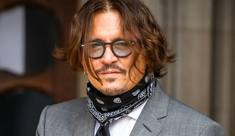 Johnny Deep Otel Odasında Baygın Halde Bulundu!