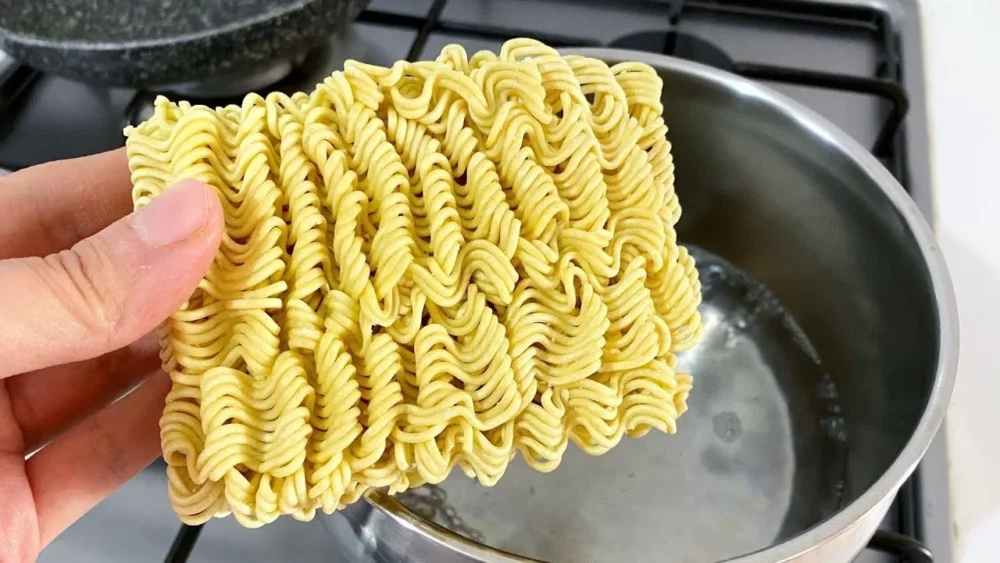 Noodle Yemek Kilo Aldırır Mı?